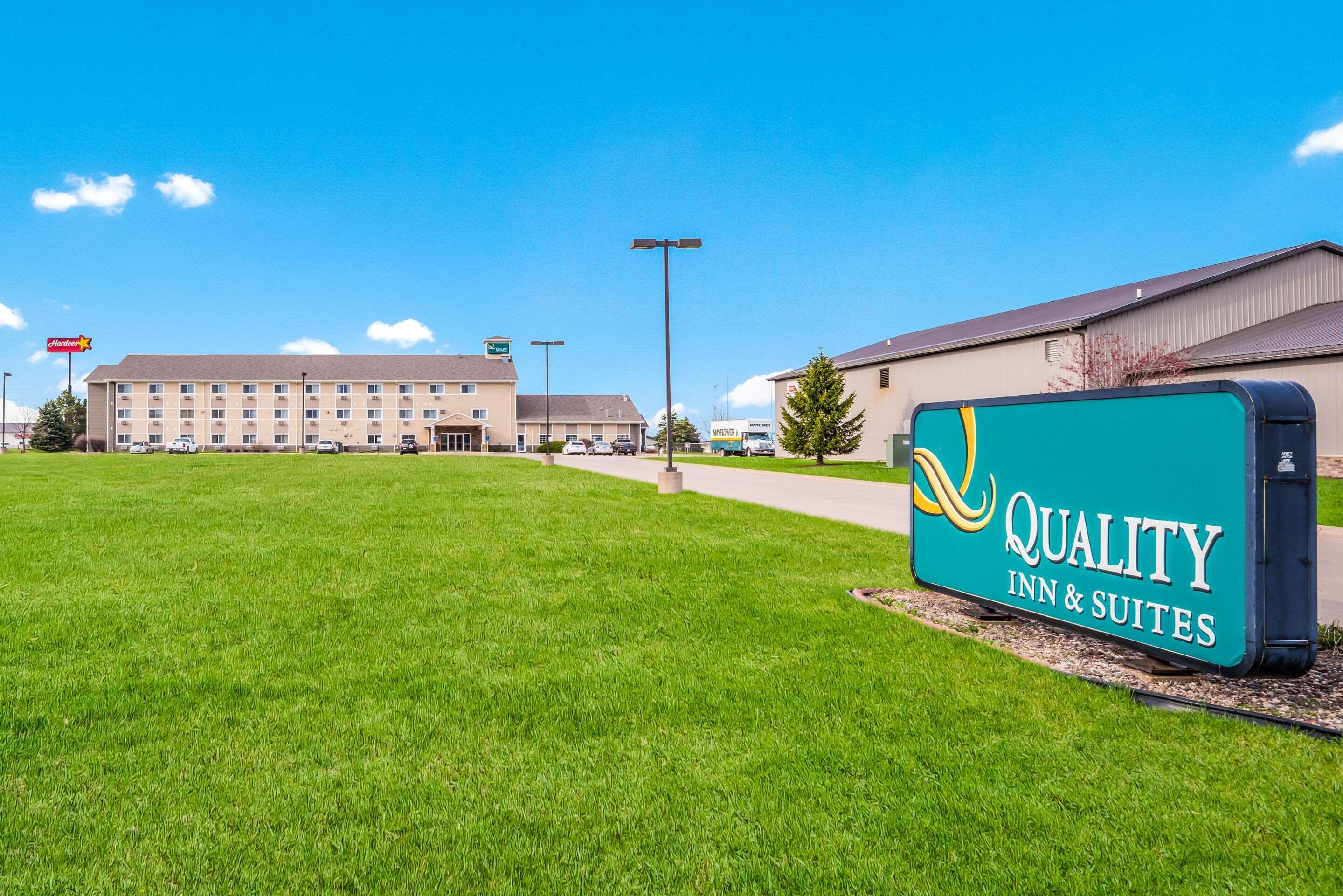 Quality Inn & Suites Eldridge Davenport North Dış mekan fotoğraf