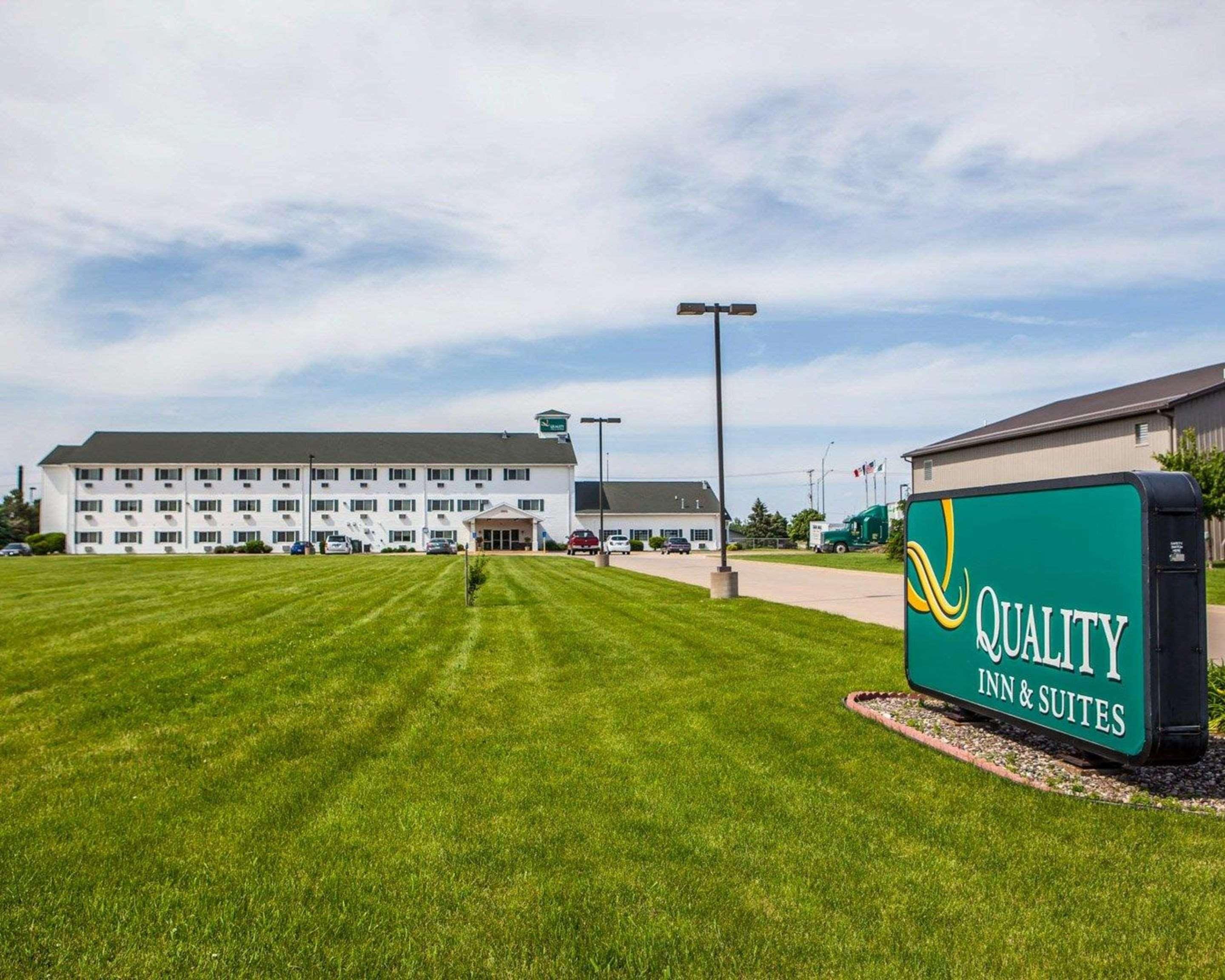 Quality Inn & Suites Eldridge Davenport North Dış mekan fotoğraf