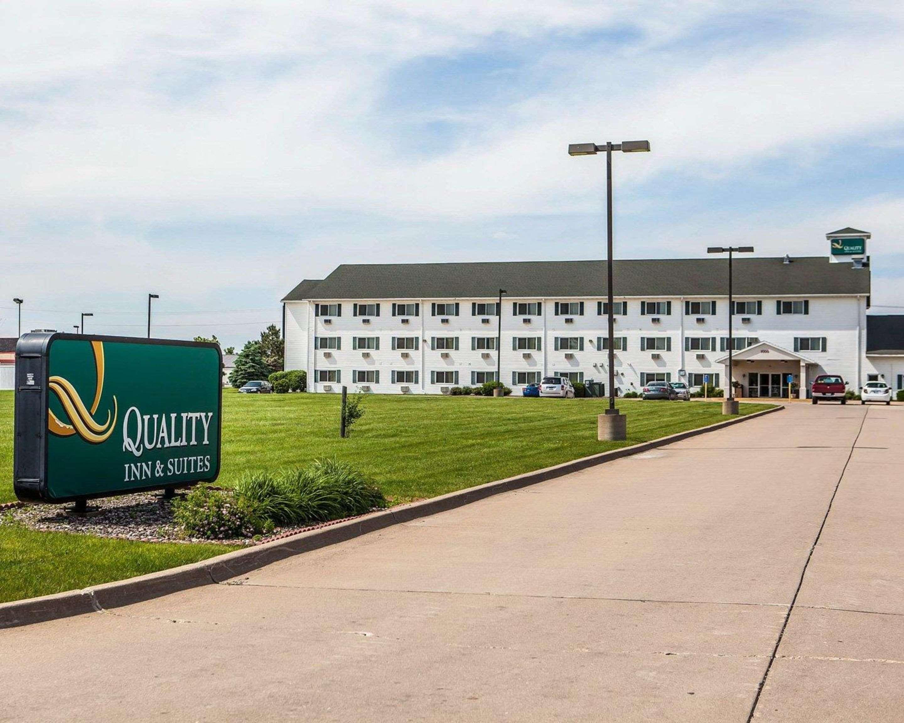 Quality Inn & Suites Eldridge Davenport North Dış mekan fotoğraf