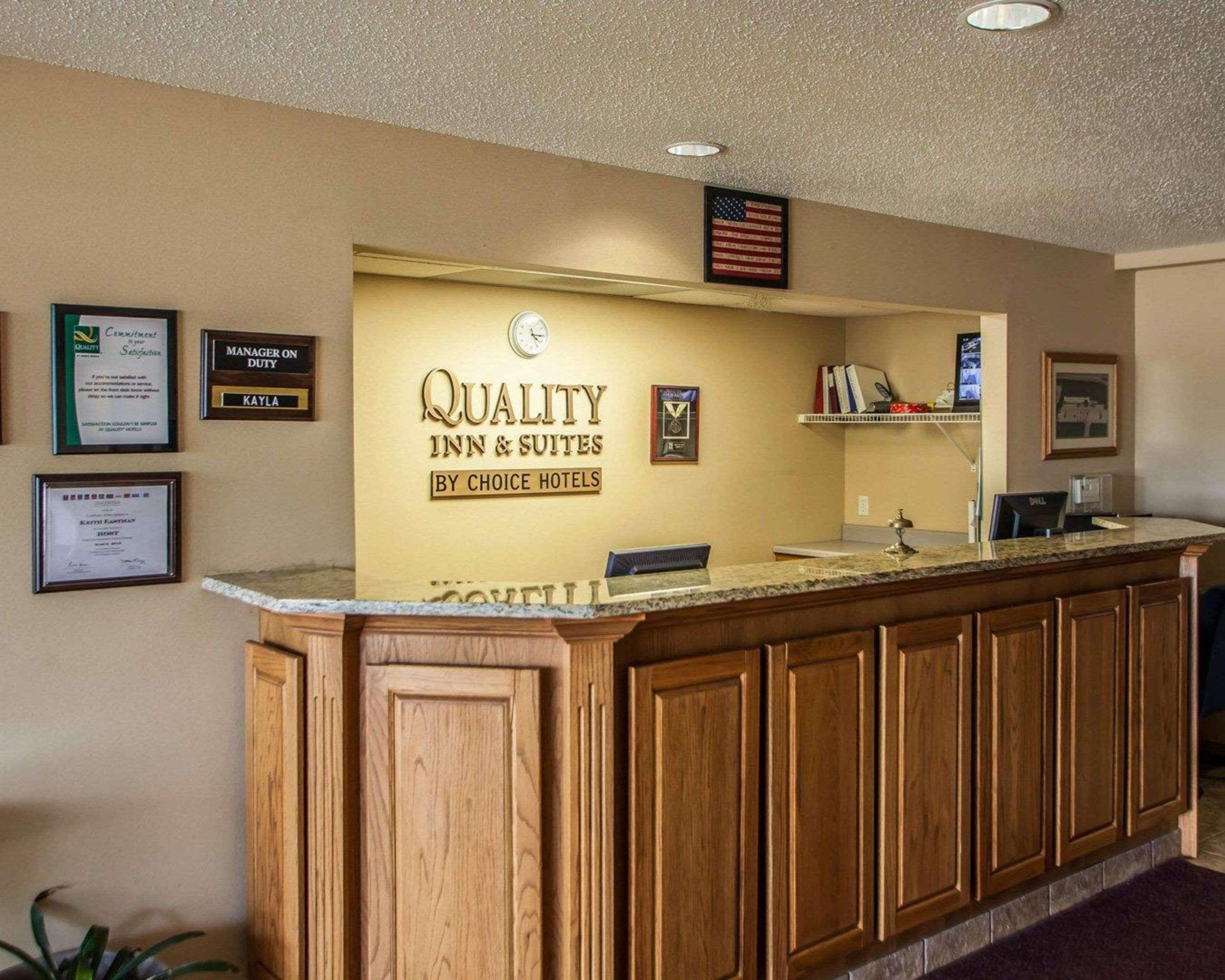 Quality Inn & Suites Eldridge Davenport North Dış mekan fotoğraf